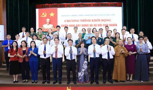 Đảng ủy, HĐND, UBND, Ủy ban MTTQ Việt Nam xã Thư Lâm khởi động chương trình triển khai thực hiện xây dựng mô hình “Xã xã hội chủ nghĩa”. Ảnh: Quang Thái