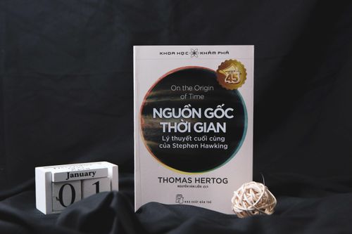  Stephen Hawking và Thomas Hertog đi tìm điểm khởi nguồn của vũ trụ. Hành trình tìm kiếm đó được kể trong sách Nguồn gốc thời gian. Ảnh: NXB Trẻ. 