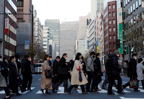 Không ít Gen Z hạ thấp kỳ vọng để tránh thất vọng. Ảnh minh họa: Kim Kyung-Hoon/Reuters.