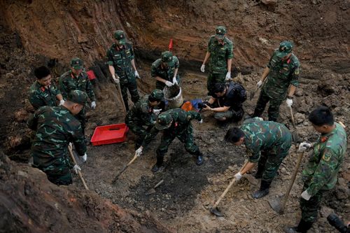  Tính từ ngày 23/6 đến hết ngày 1/8, lực lượng làm nhiệm vụ đã quy tập được 168 bộ hài cốt tại công viên Lê Thị Riêng. Ảnh: Hoài Bảo.