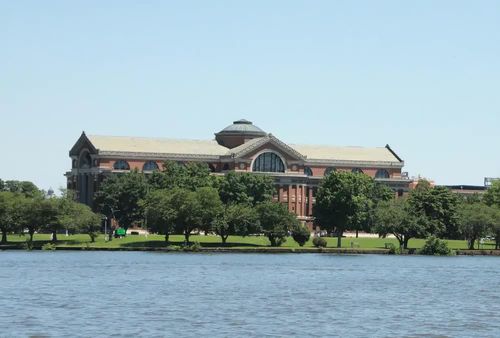 Ngôi nhà cổ ven sông Potomac là một phần dấu tích kiến trúc lâu đời bên cạnh quá trình phát triển hiện đại của thủ đô nước Mỹ