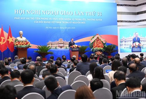 Tổng Bí thư, Chủ tịch nước Tô Lâm phát biểu kết luận và chỉ đạo công tác đối ngoại. (Ảnh: TRẦN HẢI)