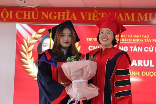 Em H Luỡ Arul chia sẻ mong muốn trở về quê hương mở quầy thuốc.