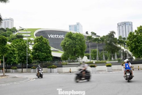 Tuyến phố đi qua Bộ Nội vụ, Hội Liên hiệp Phụ nữ Hà Nội, Trụ sở Tập đoàn Viettel, Trạm Y tế phường.