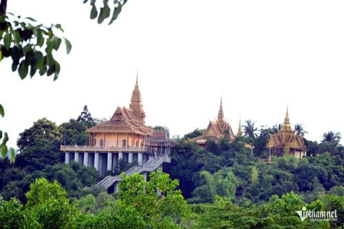 Một góc Đồi Tức Dụp, xã Ô Lâm, ngọn đồi được mệnh danh 2 triệu đô la. Ảnh: Tùng Hương