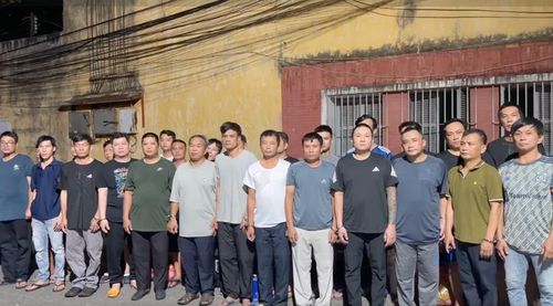 Các đối tượng trong đường dây "Tổ chức đánh bạc" và "Đánh bạc". (Ảnh: Công an cung cấp)