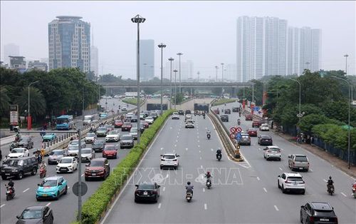 Toàn hệ thống chính trị đang khẩn trương hoàn thành các nền tảng cho mô hình phát triển mới để thực hiện thắng lợi các mục tiêu chiến lược.. Ảnh: Quốc Khánh/TTXVN