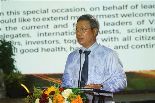 Ông Hồ Quang Bửu, Phó Chủ tịch UBND thành phố Đà Nẵng, Trưởng Ban Tổ chức Lễ hội phát biểu khai mạc Lễ hội.