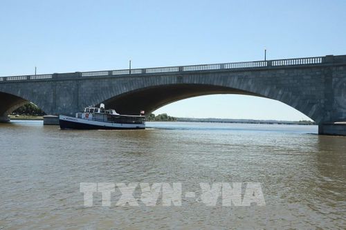 Sông Potomac uốn lượn qua thủ đô Washington D.C., trở thành trục cảnh quan quan trọng kết nối không gian lịch sử, văn hóa và đô thị của thành phố. Ảnh: Ngọc Quang - PV TTXVN tại Mỹ