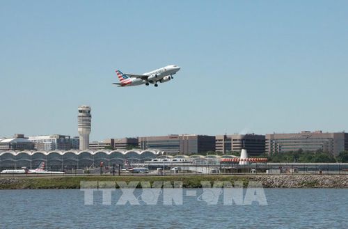 Những chuyến bay cất và hạ cánh từ sân bay quốc gia Ronald Reagan Washington thường mang đến góc nhìn toàn cảnh về sông Potomac và các công trình biểu tượng của Washington D.C. Ảnh: Ngọc Quang - PV TTXVN tại Mỹ