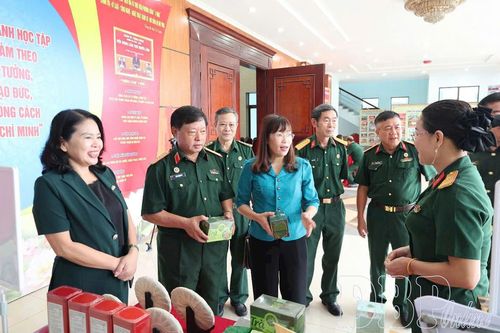 Lãnh đạo HĐND tỉnh, Ủy ban MTTQ Việt Nam tỉnh thăm, động viên gương CCB làm kinh tế giỏi.