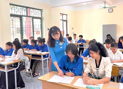 Buổi học văn hóa của cô và trò Trung tâm GDNN-GDTX 1.