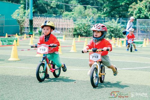 Vui hè - ảnh chụp tại phường Long Hưng. Ảnh: Phạm Tấn Phát