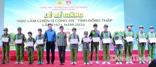 Ban Tổ chức vinh danh Tiểu đội xuất sắc, Chiến sĩ bản lĩnh, Chiến sĩ kỷ luật, Chiến sĩ truyền cảm hứng, Chiến sĩ tiến bộ nhất.