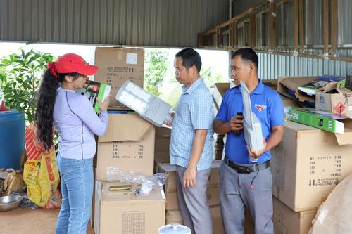 Kinh phí đầu tư, thi công các công trình đèn năng lượng mặt trời đều được huy động từ nguồn xã hội hóa