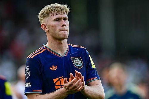 Manchester United dành sự quan tâm cho Lewis Hall. Ảnh: Getty Images