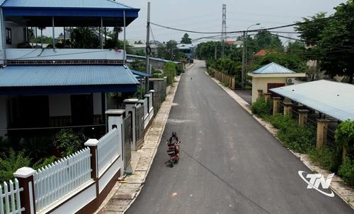 Tuyến đường xóm Bàn Cờ được mở rộng, tạo thuận lợi cho người dân đi lại và phát triển kinh tế.