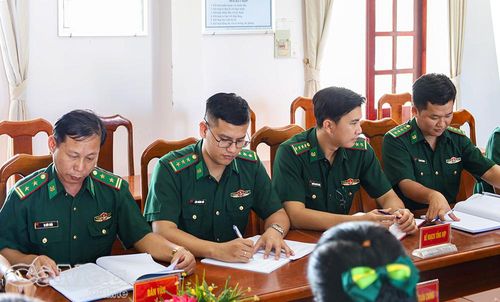 Ban Chỉ huy Bộ đội Biên phòng tỉnh thường xuyên quán triệt, triển khai các nội dung về bảo vệ nền tảng tư tưởng của Đảng đến cán bộ, chiến sĩ. 