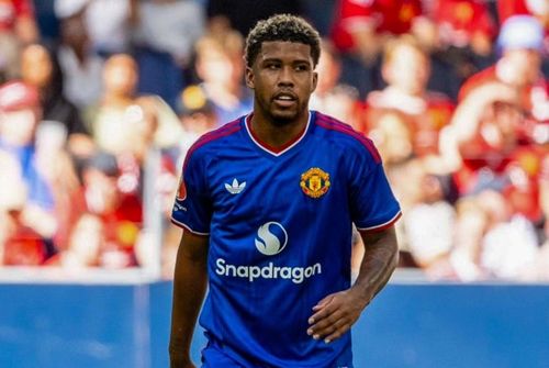 Santos tiếp tục để lại màn trình diễn hứa hẹn.