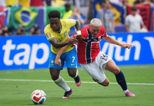  Cuộc đàm phán giữa Vinicius và Real Madrid đình trệ vì bất đồng liên quan đến thu nhập cùng khoản thưởng gia hạn. 