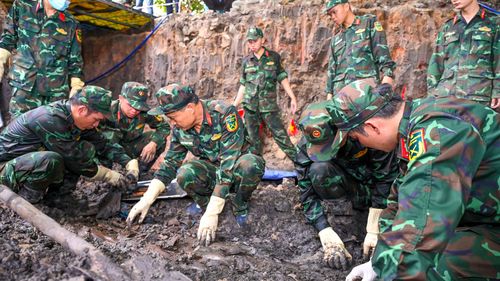 Công tác tìm kiếm, khai quật hài cốt liệt sĩ tại Công viên Lê Thị Riêng (TPHCM) được triển khai khoa học, tỉ mỉ. Ảnh minh họa