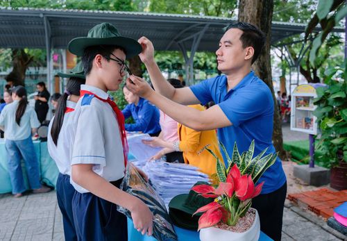  Chương trình mang đến những gian hàng yêu thương cho các em học sinh 
