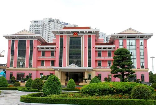 Trụ sở Thành ủy Hạ Long cũ được chuyển đổi công năng làm trụ sở làm việc cho Đoàn đại biểu Quốc hội và Hội đồng nhân dân tỉnh.