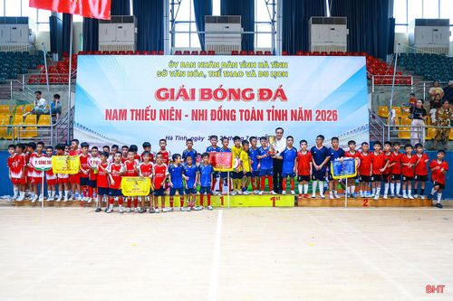 Giải Bóng đá Thiếu niên - Nhi đồng Hà Tĩnh năm 2026 khép lại thành công tốt đẹp với chức vô địch lần lượt thuộc về phường Thành Sen và phường Hải Ninh.