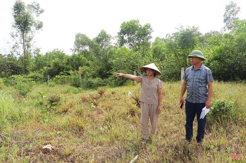 Gia đình bà Vũ Thị Duyên (xã Kỳ Hoa) đồng thuận phương án bồi thường, hỗ trợ, tái định cư dự án đường dây 500kV Vũng Áng - rẽ Hà Tĩnh - Đà Nẵng (mạch 3, 4).