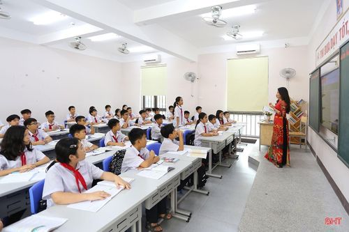 Việc triển khai mô hình "Trường học tự chủ chất lượng cao" giúp học sinh Trường THCS Lê Văn Thiêm đạt nhiều thành tích cao trong học tập.