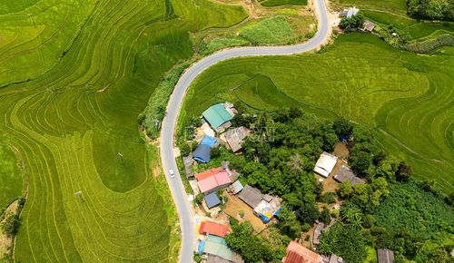 Hạ tầng giao thông được đầu tư đồng bộ đã góp phần đánh thức tiềm năng du lịch của vùng đất mờ sương Y Tý.