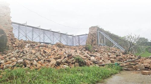 Đoạn tường Hoàng thành bị sập do lũ lịch sử năm 2025. 