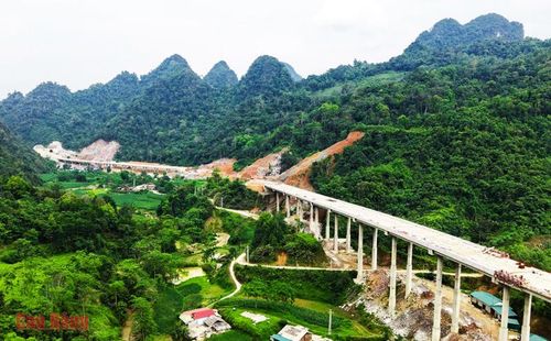Giai đoạn 1 của dự án xây dựng cao tốc Đồng Đăng - Trà Lĩnh đang được tăng tốc để về đích.