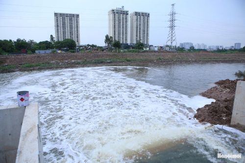Trạm bơm Cầu Ngà 1 vận hành góp phần tăng năng lực tiêu thoát nước. Ảnh: Duy Khánh