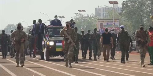 Vũ khí Nga còn được một tàu chở hàng khô khác, không xuất hiện trong dữ liệu từ hệ thống theo dõi tàu biển, cũng được phát hiện đang bốc dỡ thiết bị quân sự tại cảng Baltiysk vào ngày 6/6.