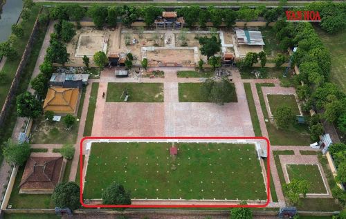 Khu vực nền móng của Thái Tổ Miếu (khoanh đỏ) đã được tu bổ và chuẩn bị phục hồi công trình chính có kiến trúc gỗ lớn nhất ở Hoàng thành Huế với kinh phí hơn 220 tỉ đồng