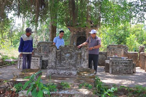 Nhiều hạng mục di tích ở làng An Định đều đã xuống cấp nghiêm trọng