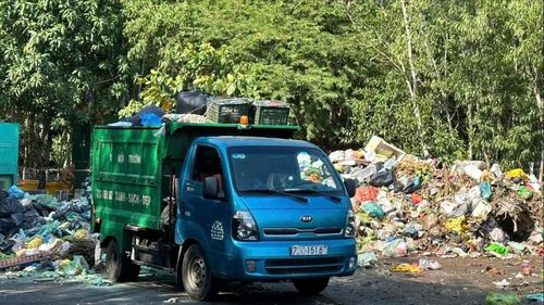 Trạm trung chuyển rác tại hẻm 413 Trần Phú, phường Vũng Tàu, TPHCM. Ảnh: QUANG VŨ