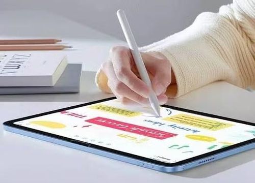 iPad là thiết bị thứ hai phù hợp để đọc tài liệu, ghi chú và giải trí nhờ thiết kế mỏng nhẹ cùng khả năng đồng bộ với hệ sinh thái Apple.