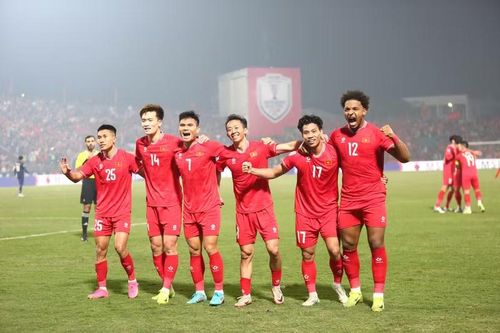 Hai đội cũng hòa nhau 11 trận, tính từ năm 1995 tới nay. Ảnh: VFF.
