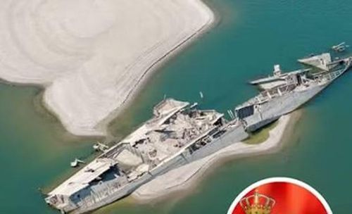 Xác tàu chiến của Đức Quốc xã nổi lên trên sông Danube do mực nước giảm mạnh.