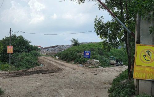 Đường vào bãi rác Sầm Sơn