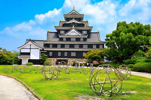 Lâu đài Quạ Đen nổi tiếng Okayama