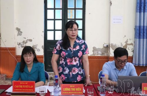Trưởng ban Pháp chế, HĐND tỉnh Lường Thu Hiền phát biểu tại buổi làm việc.