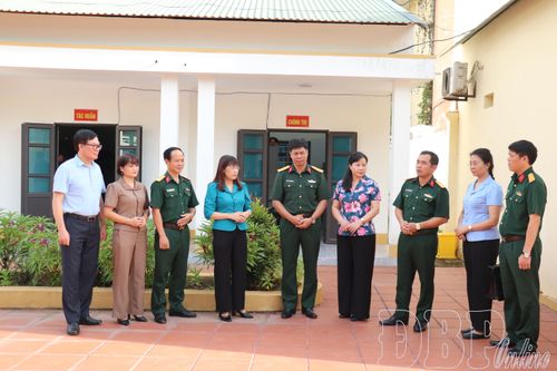 Ban Pháp chế HĐND tỉnh khảo sát tại Ban Chỉ huy Quân sự xã Thanh Yên.