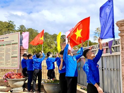 Đoàn viên Trường THCS-THPT Đạ Nhim tích cực tham gia các hoạt động, phong trào