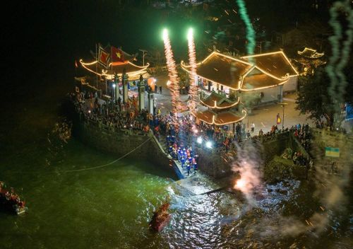 Lễ hội đền Bà Đế - một trong những lễ hội truyền thống lớn của Hải Phòng, bắt nguồn từ tín ngưỡng thờ Mẫu của cư dân miền biển. Ảnh: Đức Nghĩa