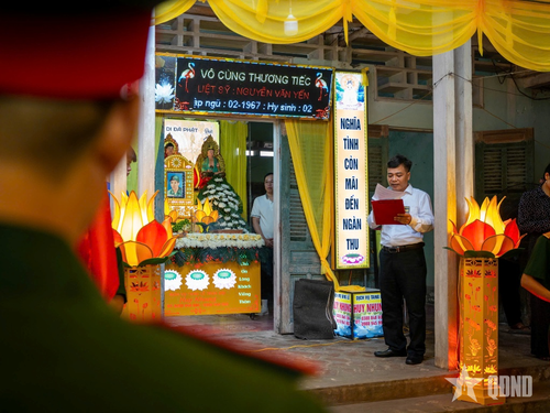  Lễ viếng liệt sĩ. 
