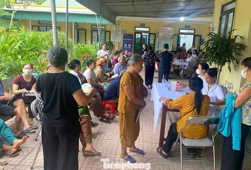Trước đó, tại xã Kim Liên, đoàn công tác của Bệnh viện Nội tiết Nghệ An đã khám sàng lọc đái tháo đường cho 547 người dân, phát hiện 50 trường hợp đái tháo đường mới (9,14%) và 60 trường hợp tiền đái tháo đường (10,9%). Ngoài ra có 8 trường hợp TIRADS 4–5 cùng nhiều tổn thương khác cần được kiểm tra chuyên sâu.