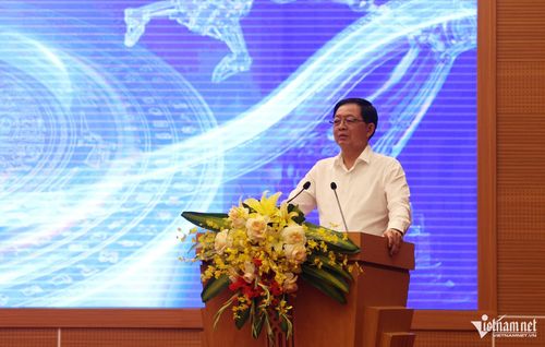 Phó Thủ tướng Hồ Quốc Dũng phát biểu tại hội nghị.